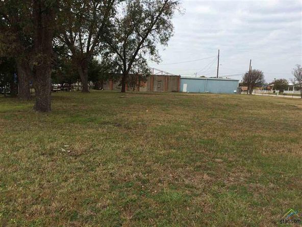 303 S Johnson St, Mineola, TX 75773